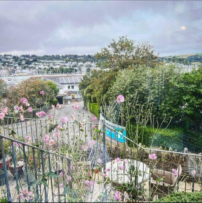 Hazel Bank Holiday Overlooking The River Dart Kingswear Exterior photo